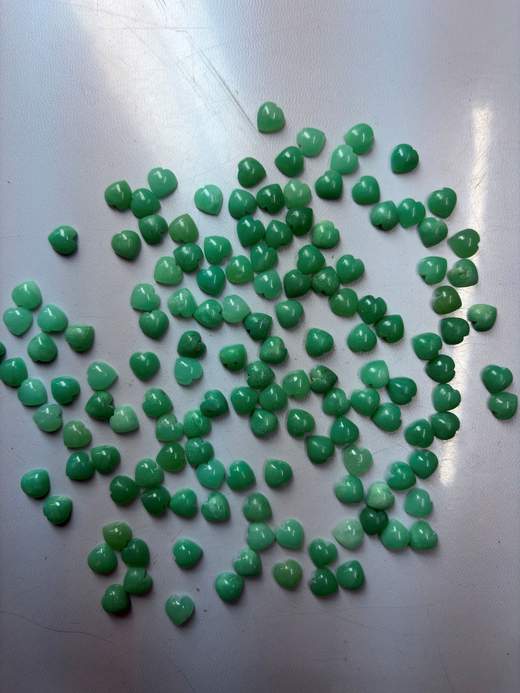 Chrysoprase quartz shapes