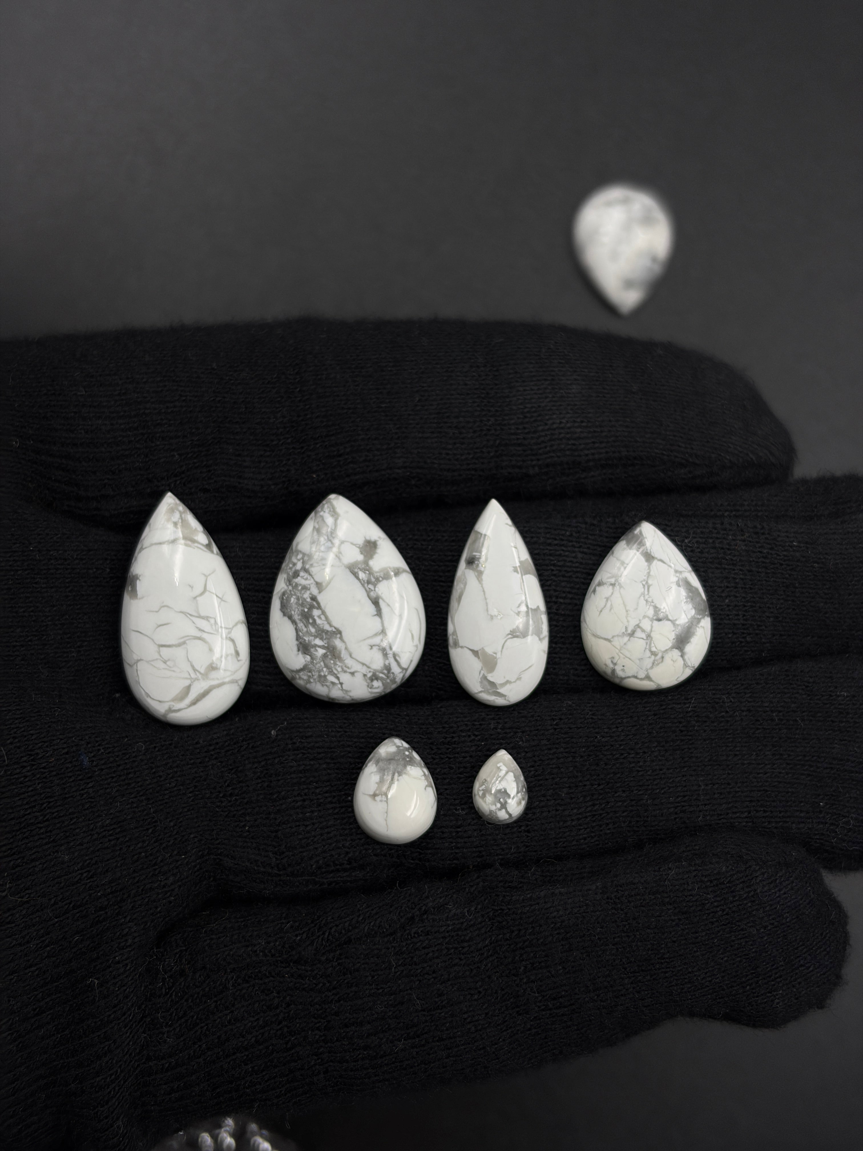 Howlite pear shape