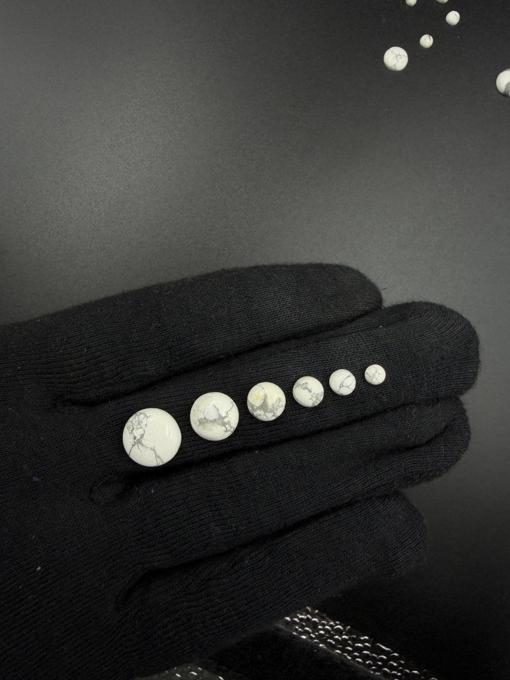 Howlite round shape