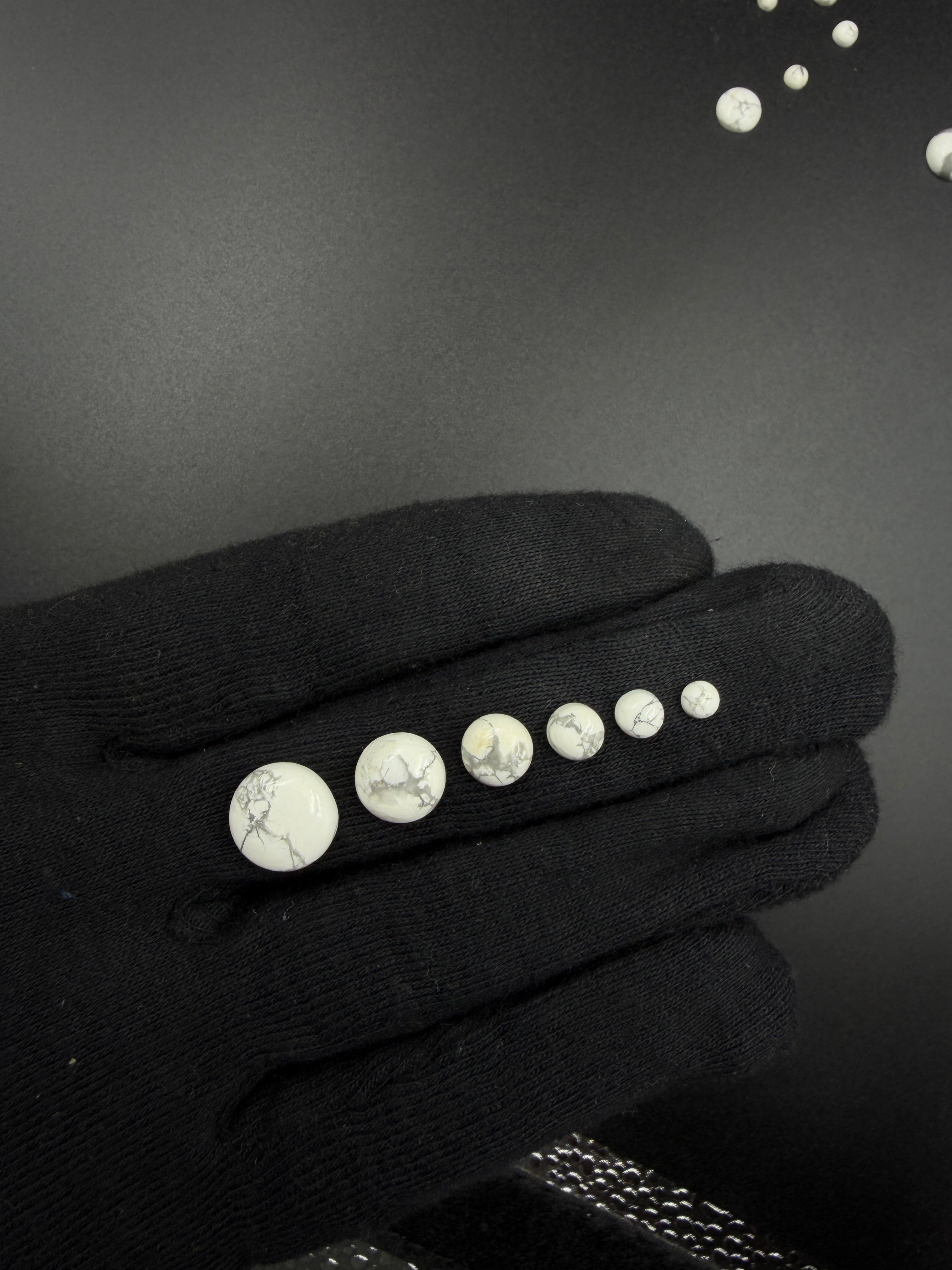 Howlite round shape