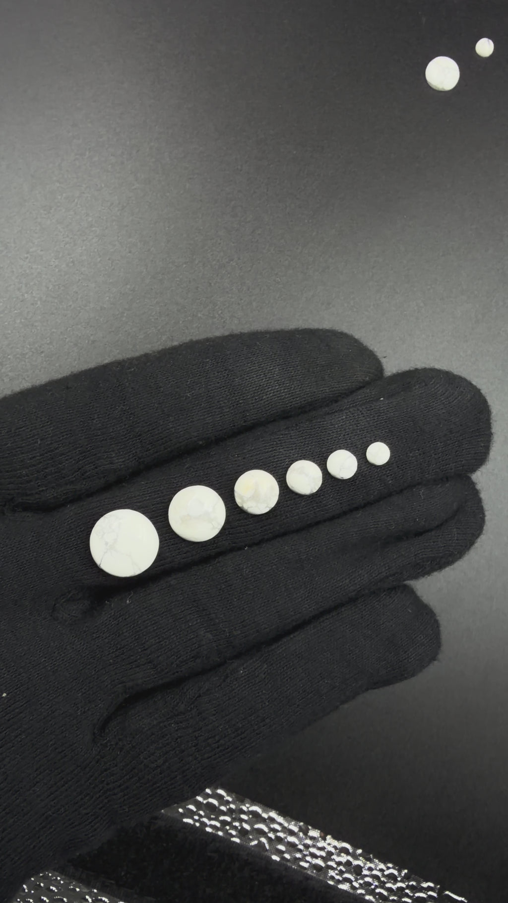 Howlite round shape