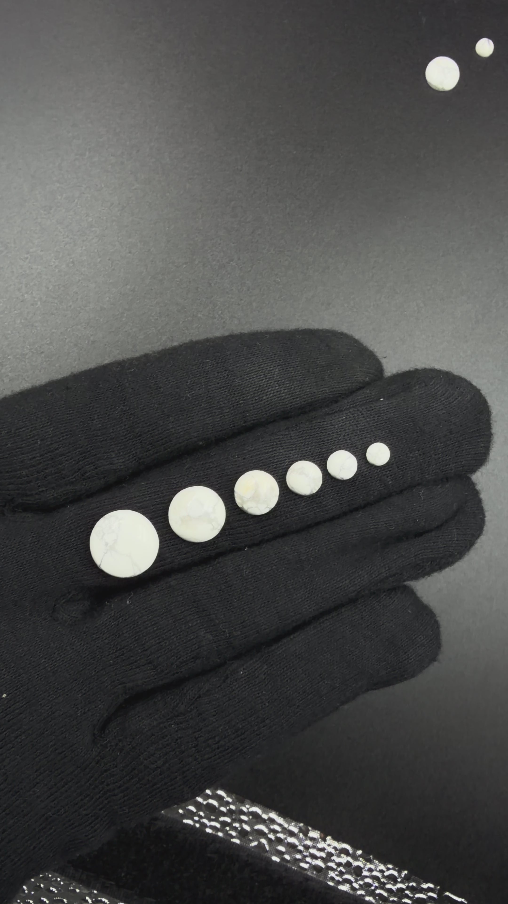 Howlite round shape