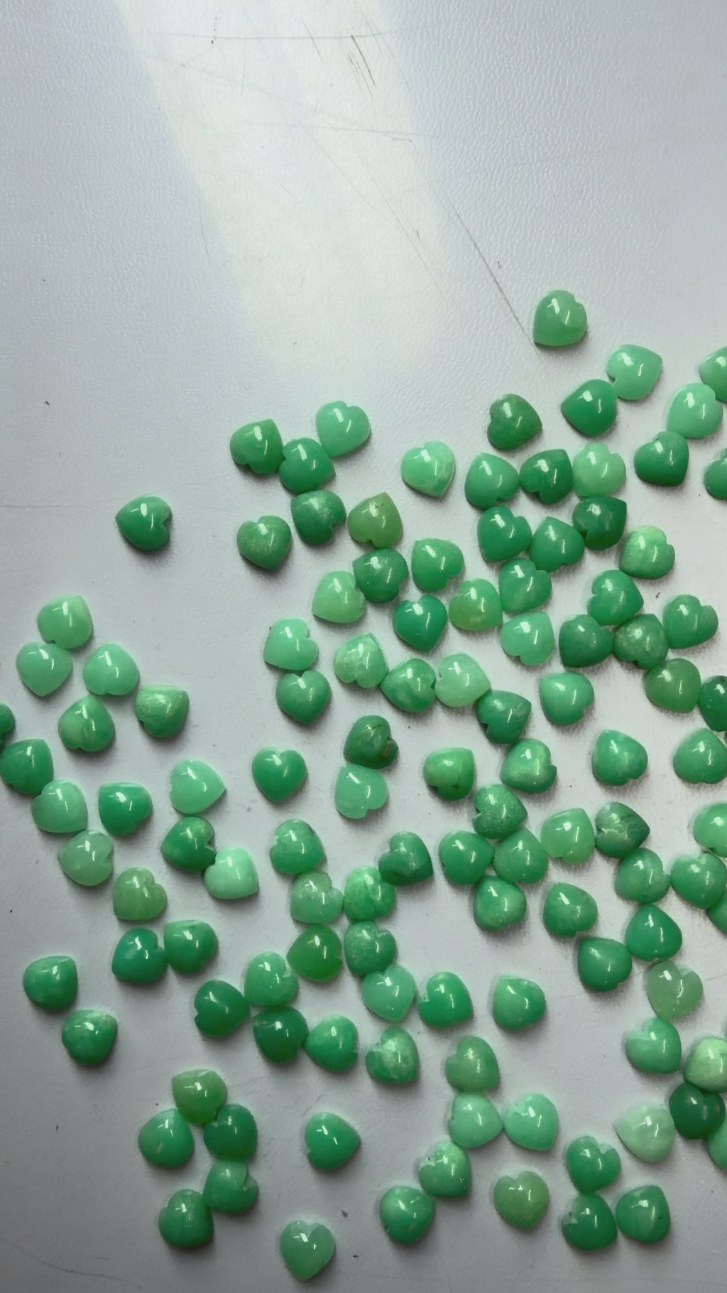 Chrysoprase quartz shapes
