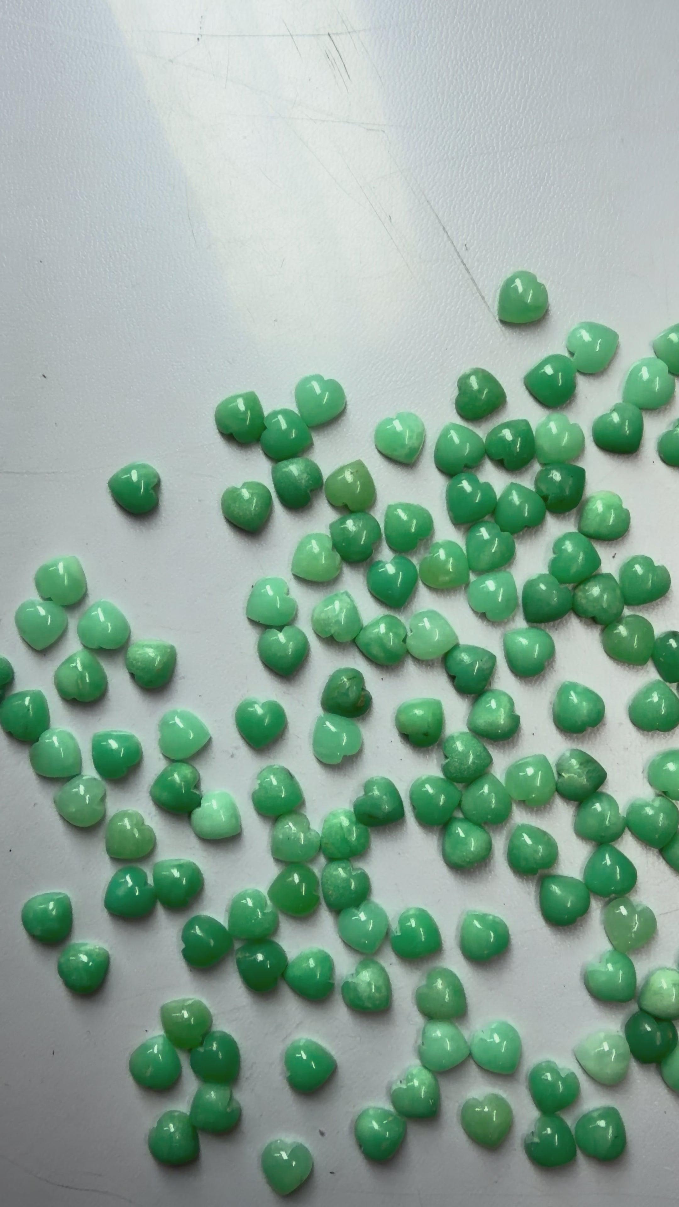 Chrysoprase quartz shapes