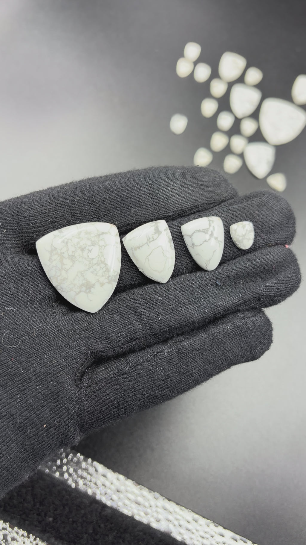 Howlite shield/fancy shape Cabochon